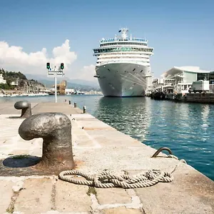Harbor House Appartamento Savona